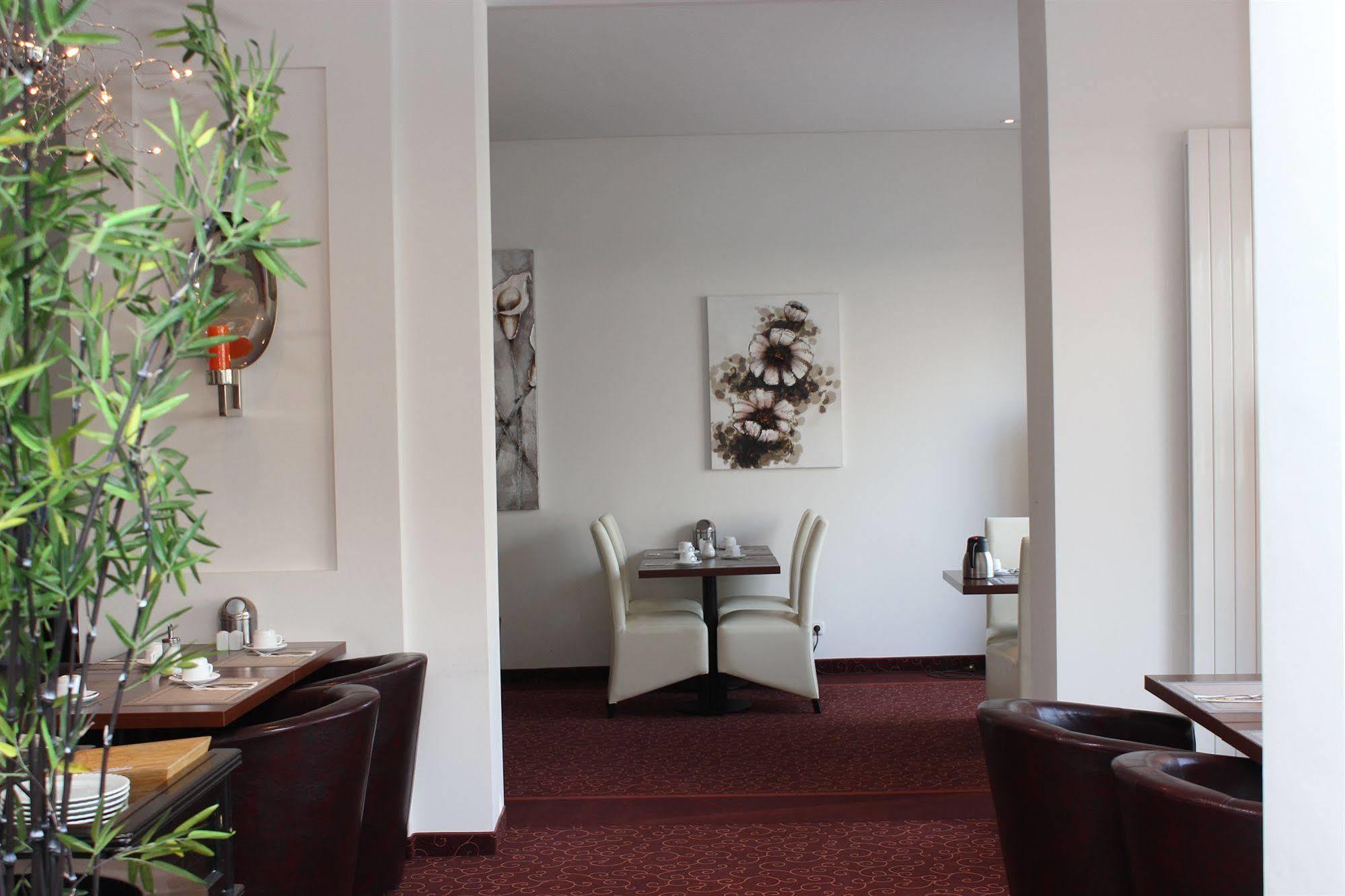 Wiking Hotel Henstedt-Ulzburg Exterior photo