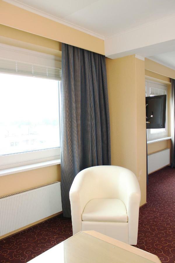 Wiking Hotel Henstedt-Ulzburg Exterior photo